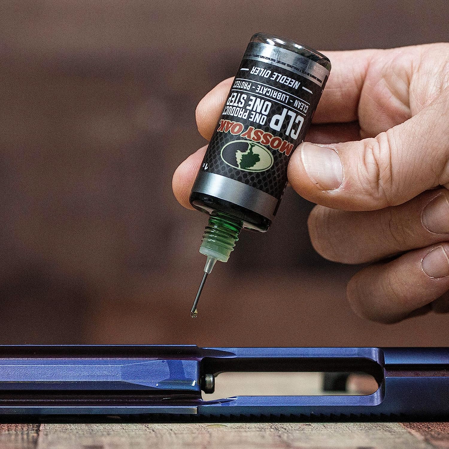 Mossy Oak Gun Oil - CLP Gun Lubricant - Premium Firearm Maintenance - Rust Preventative - 2 oz. Fine Mist Pump Sprayer & 1 oz. Needle Oiler
